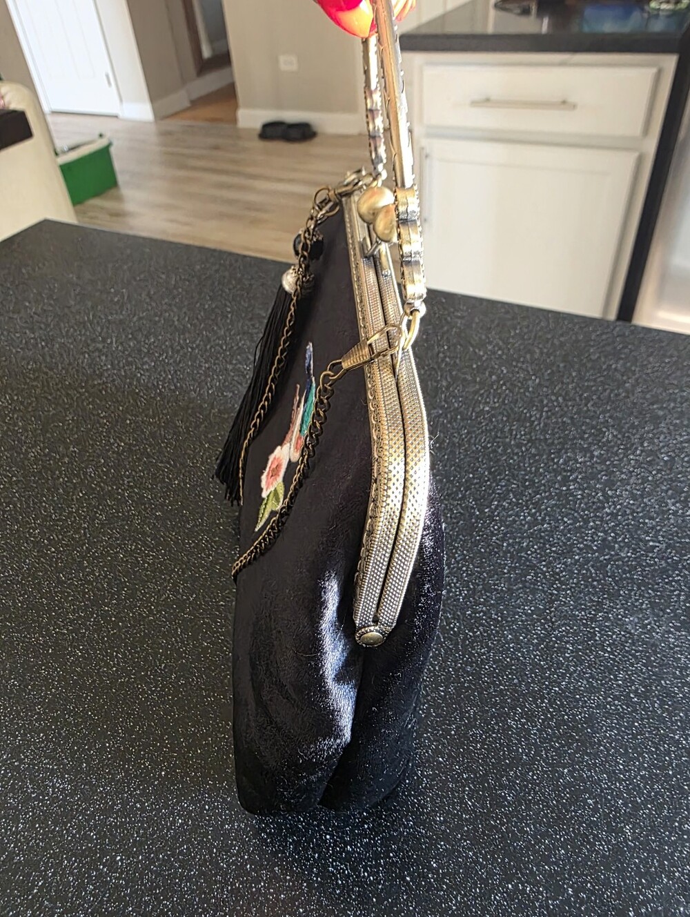Black Velour Kiss Lock Evening Bag Embroidered Bird Flower Motif 9x7.5 - Picture 3 of 9